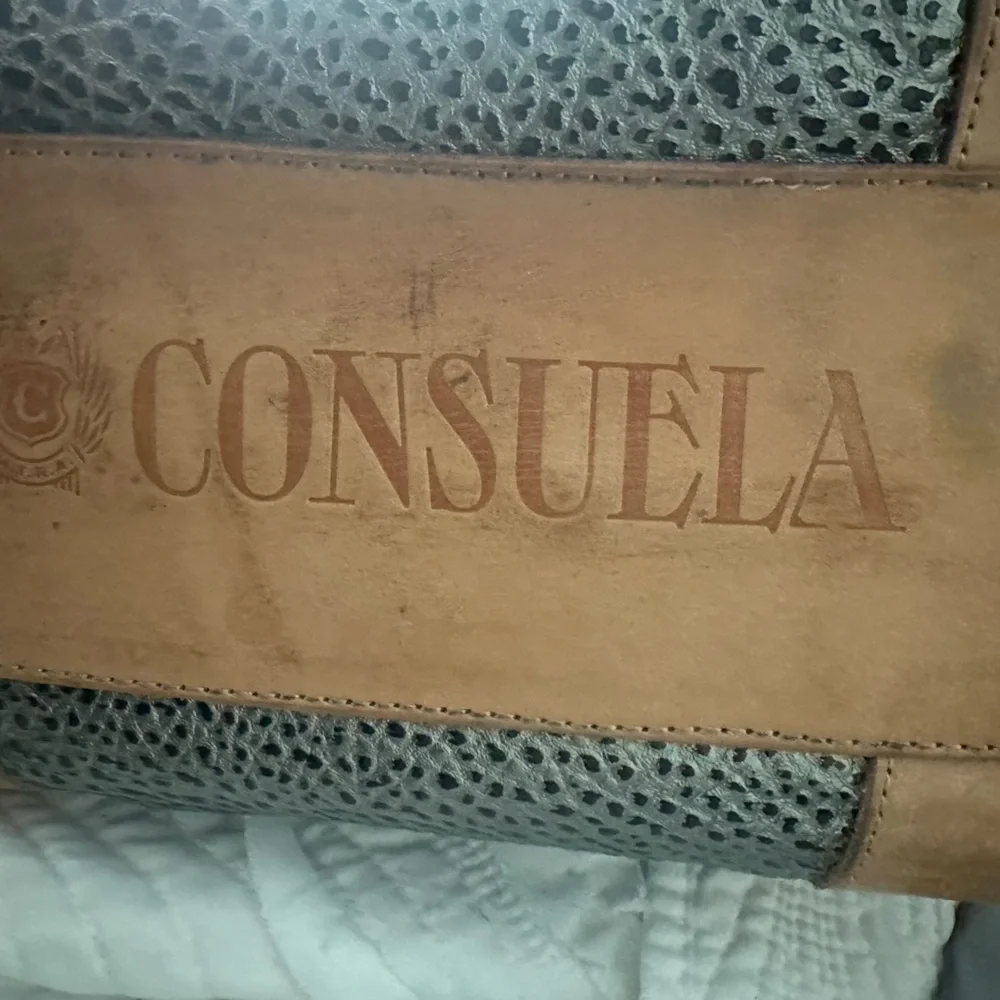 Consuela Crossbody - Picture 4 of 4